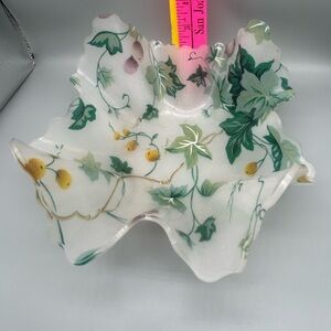 Floral Leaf-Shaped Decorative Bowl